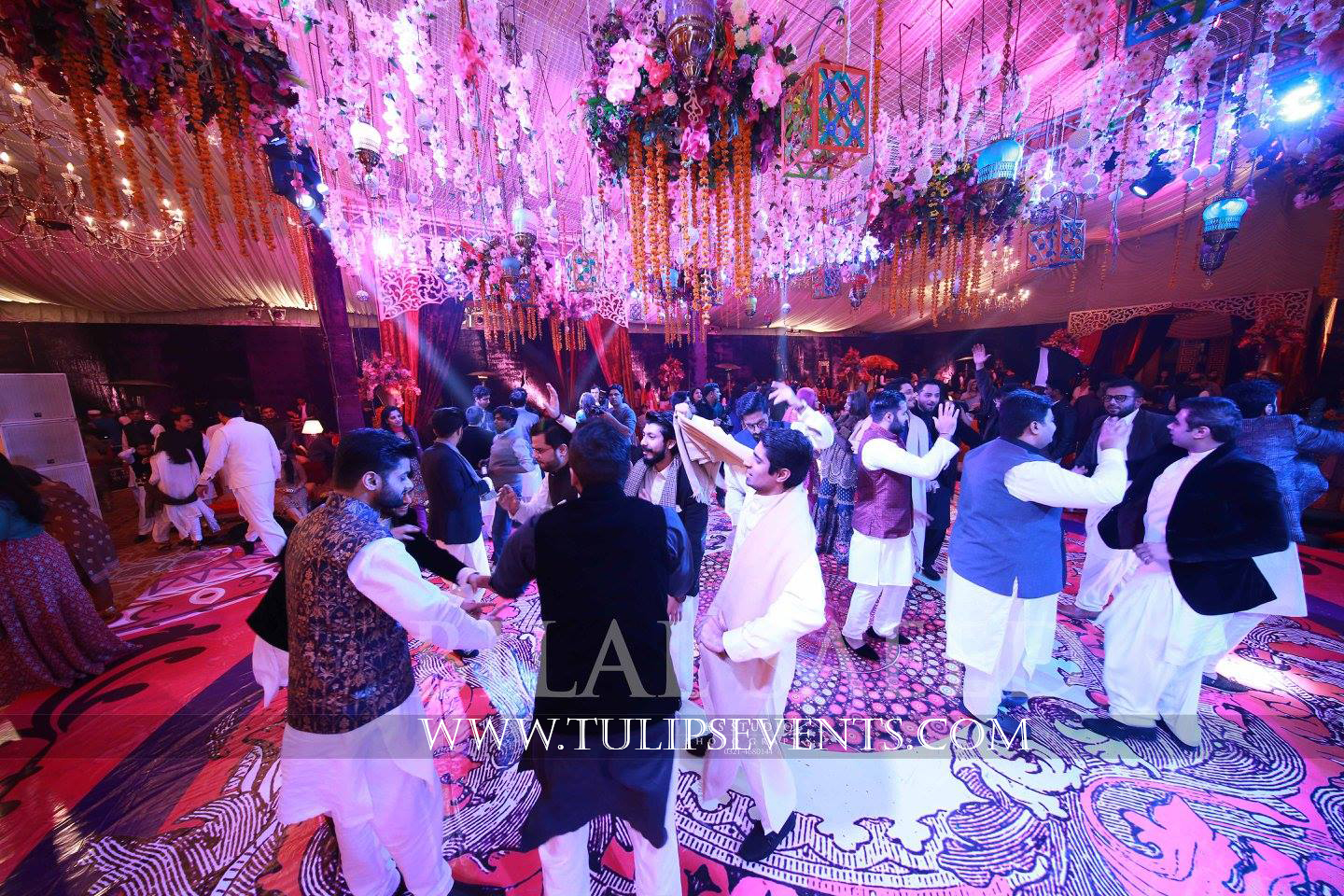 Enchanted mehndi stage dance floor roof decoration ideas in Pakistan (4)