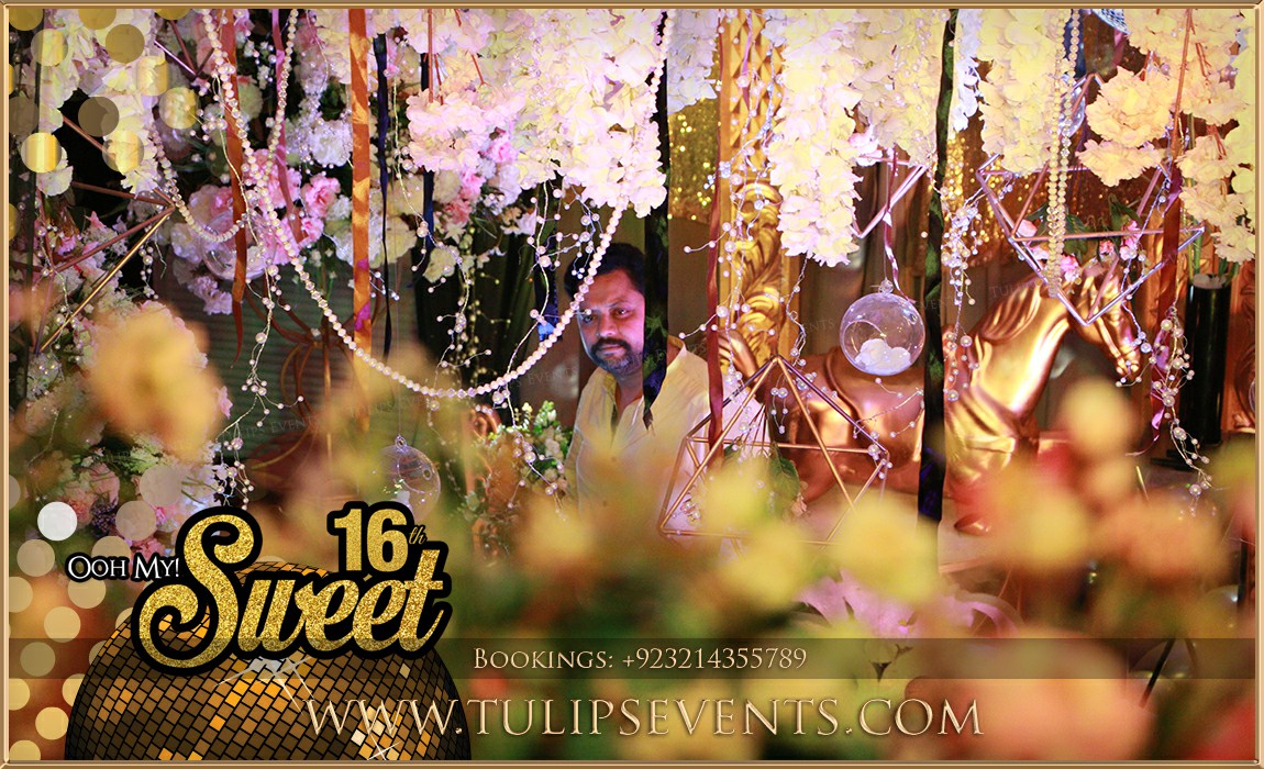 Black and Gold Theme Party Decoration ideas in Pakistan (9)