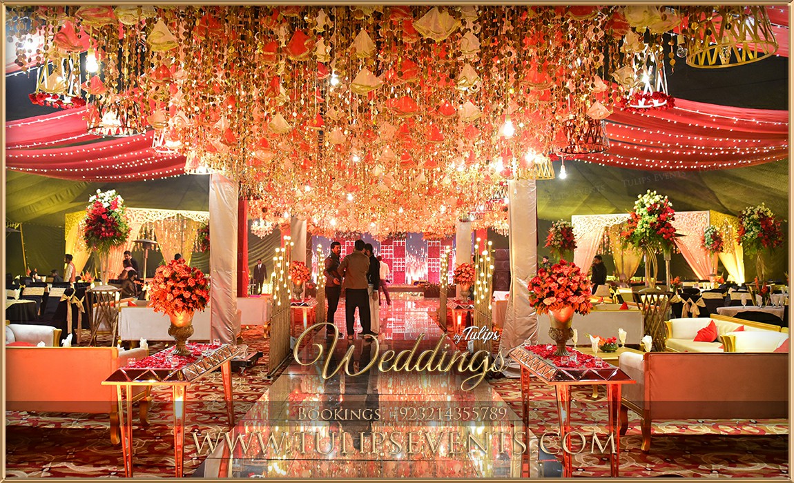 Amazing Pakistani wedding Mehndi stage decoration ideas (23)
